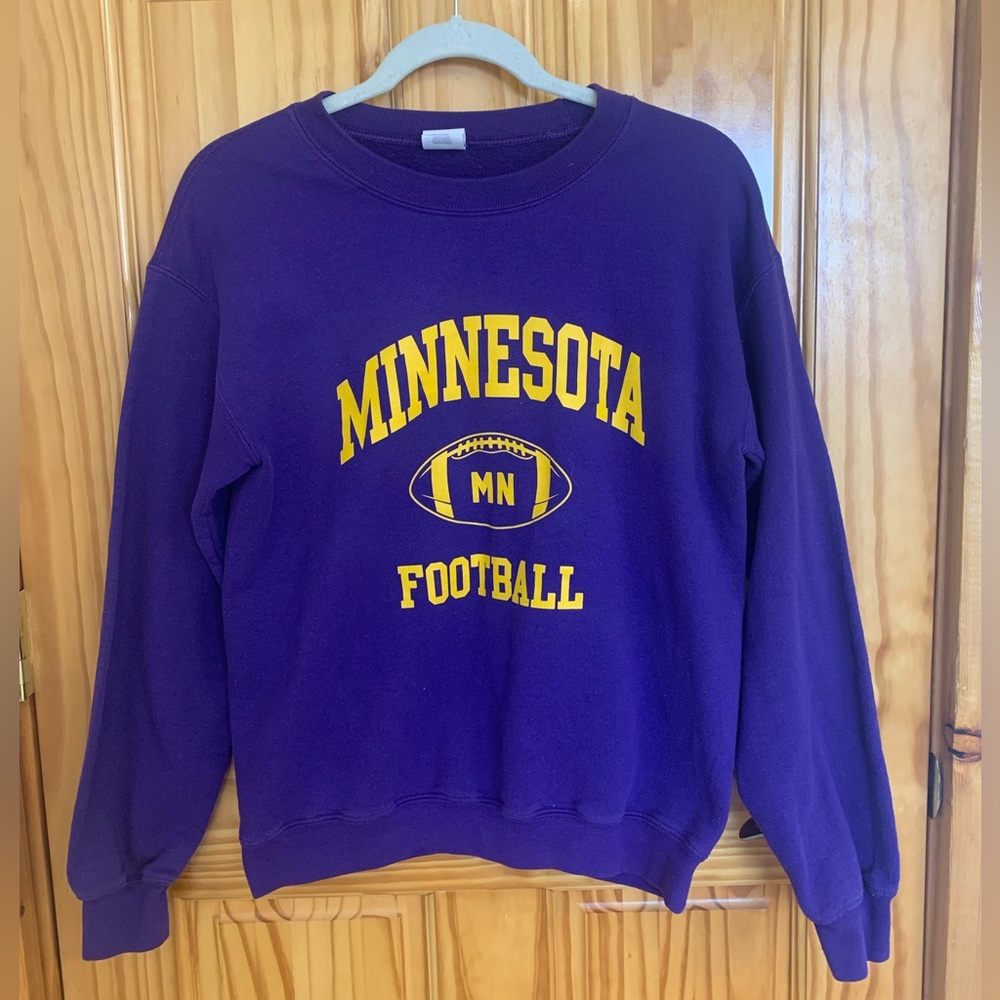 Minnesota Football Crewneck! Unisex size small!
